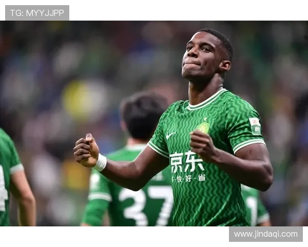 梅开二度法比奥荣膺中超第21轮最佳球员荣誉带领球队再度取胜