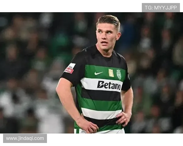 约克雷斯回应球迷歌曲争议宣布降薪并停止训练同时宣布与女友分手